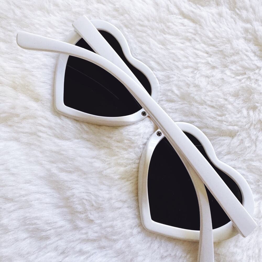 Pixie White Girl Heart-shape Sunglasses - Picture 10 of 11